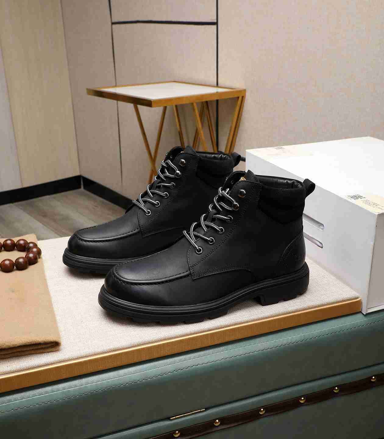 UGG Men's Leather Boots Colorway 11 1190330-11