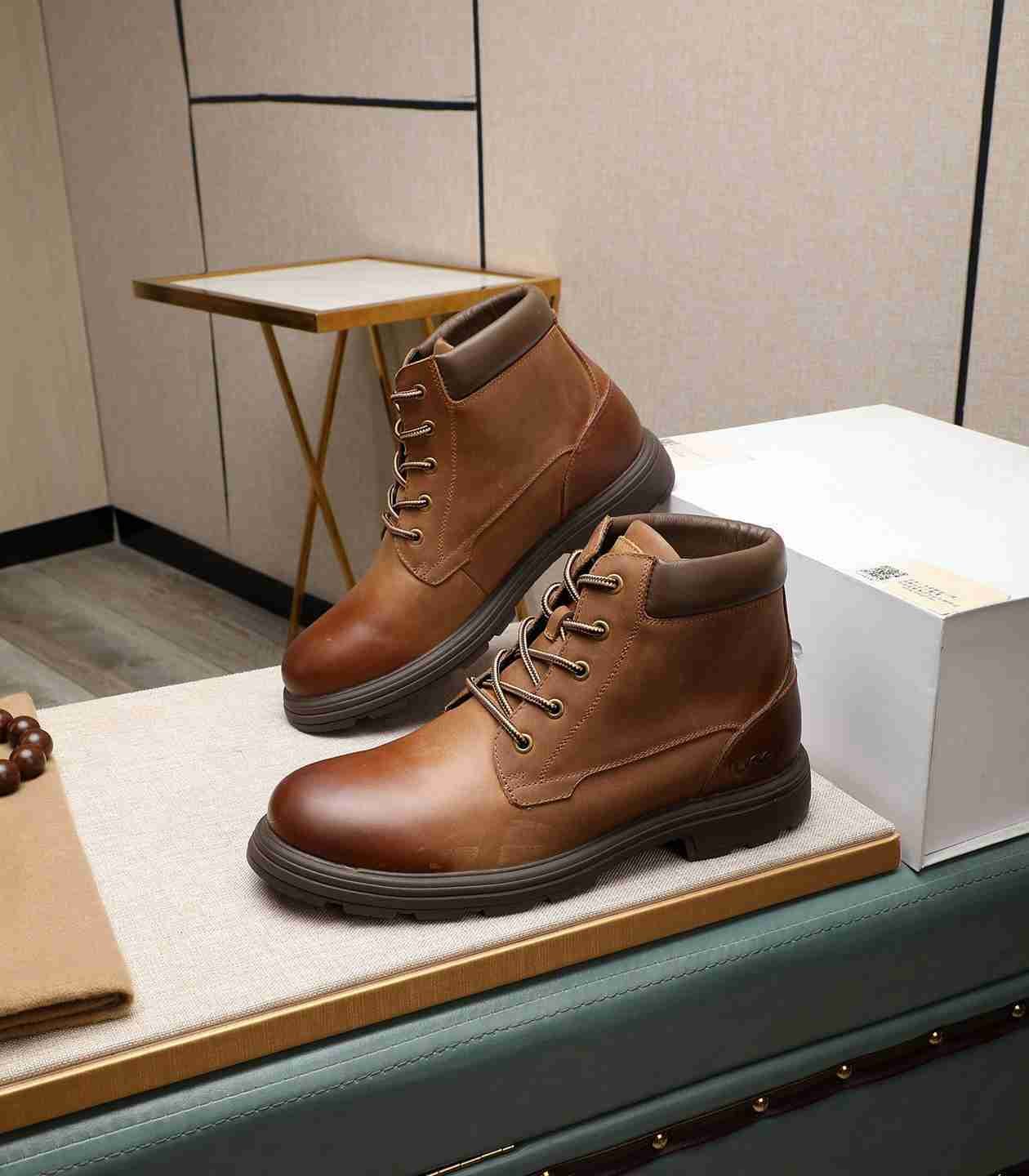 UGG Men’s Leather Boots Colorway 9 1190330-9