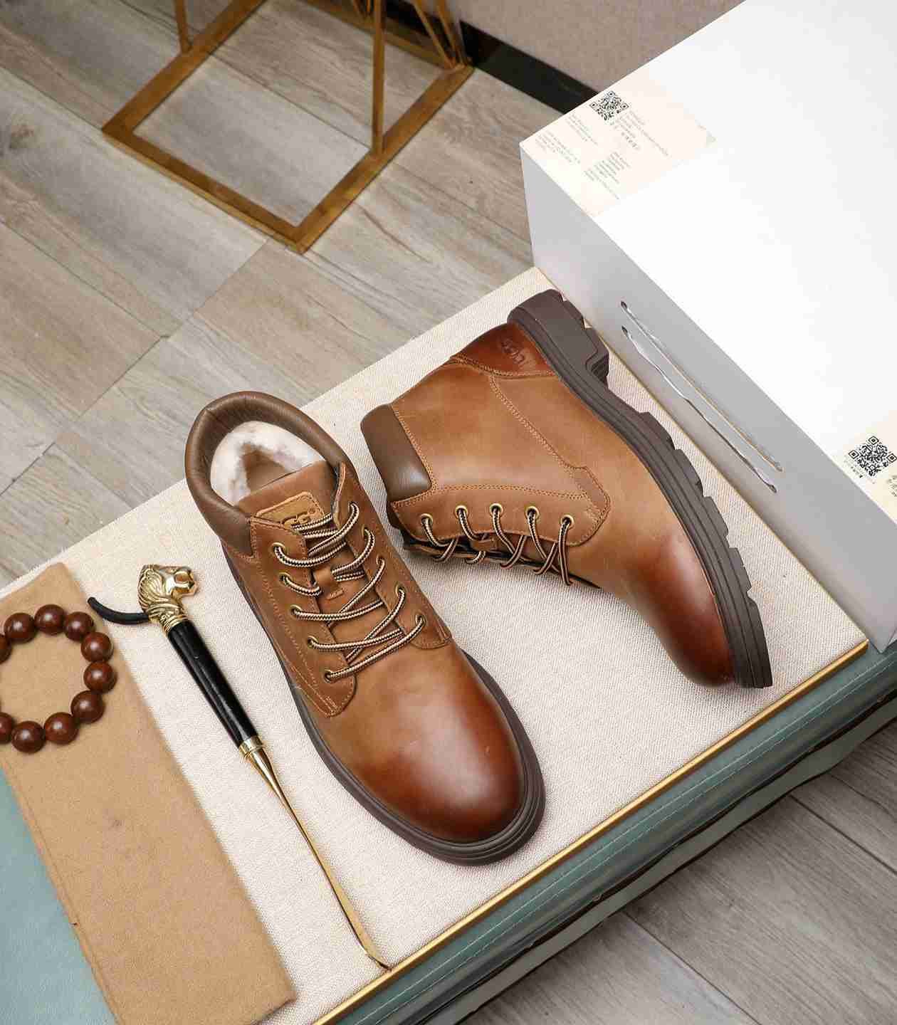UGG Men’s Leather Boots Colorway 9 1190330-9