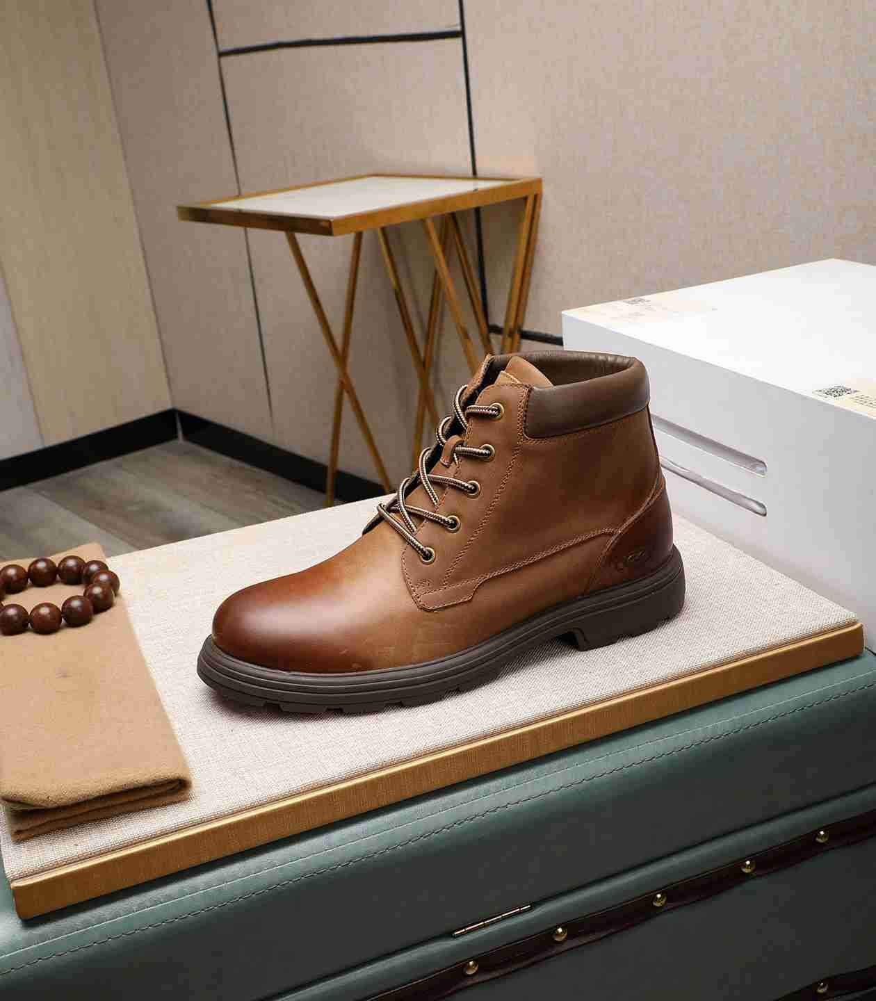 UGG Men’s Leather Boots Colorway 9 1190330-9
