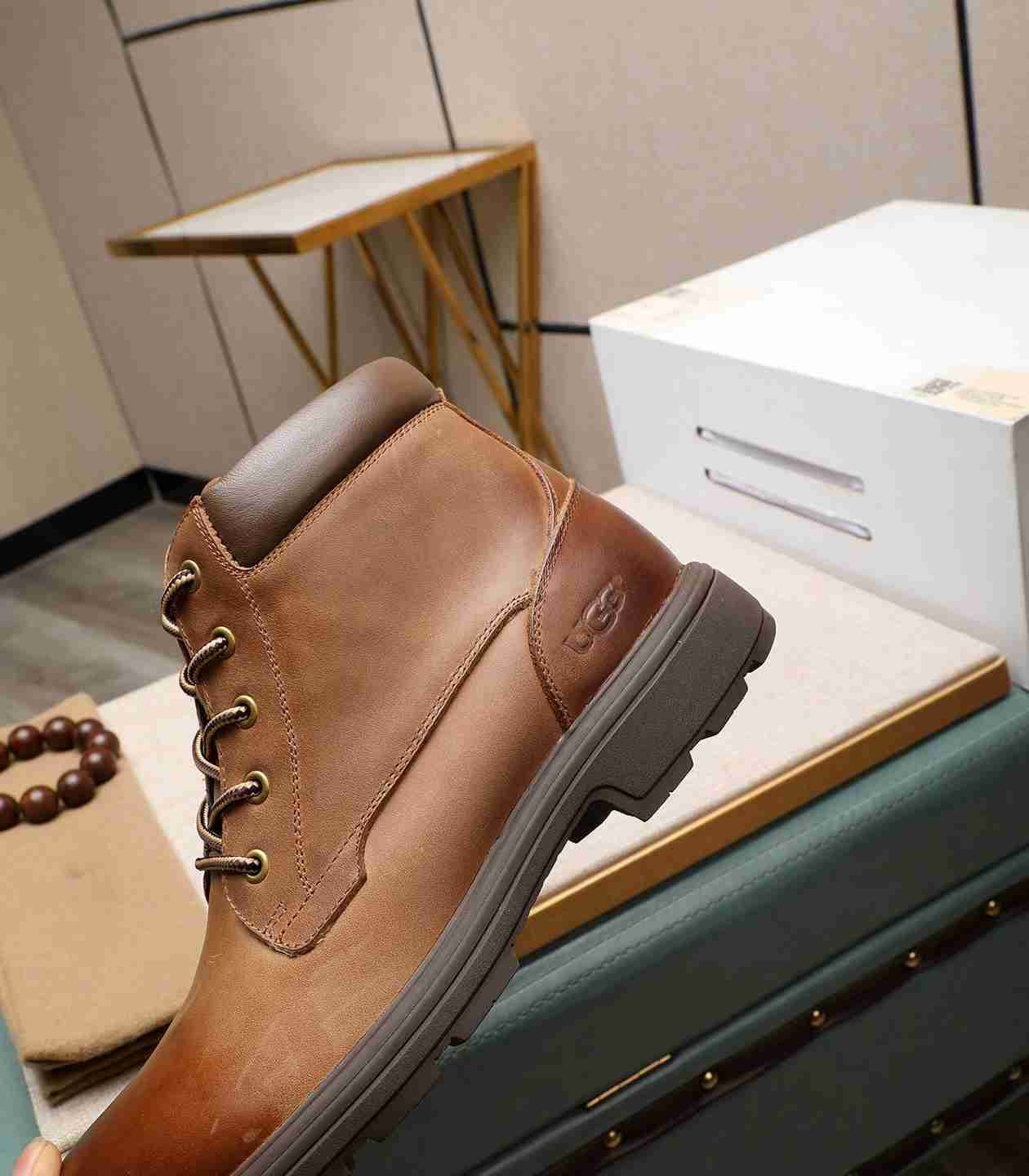 UGG Men’s Leather Boots Colorway 9 1190330-9