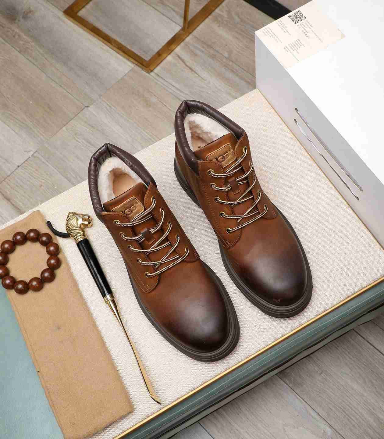 UGG Men’s Leather Boots Colorway 8 1190330-8