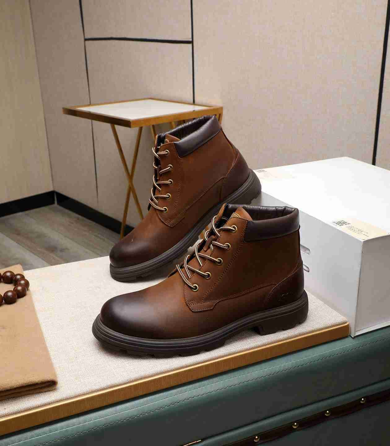 UGG Men’s Leather Boots Colorway 8 1190330-8