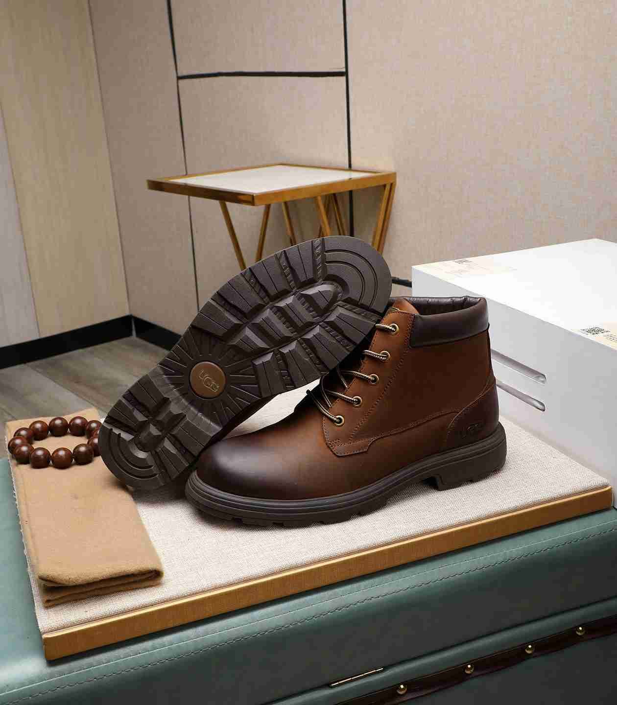 UGG Men’s Leather Boots Colorway 8 1190330-8
