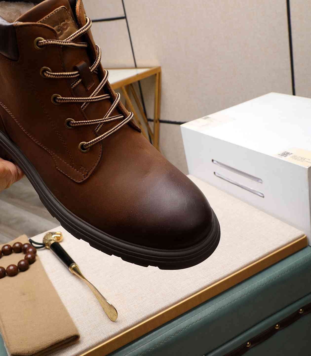 UGG Men’s Leather Boots Colorway 8 1190330-8