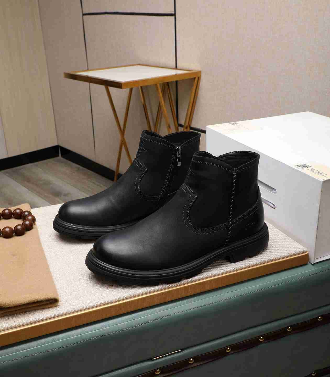 UGG Men's Leather Boots Colorway 7 1190330-7