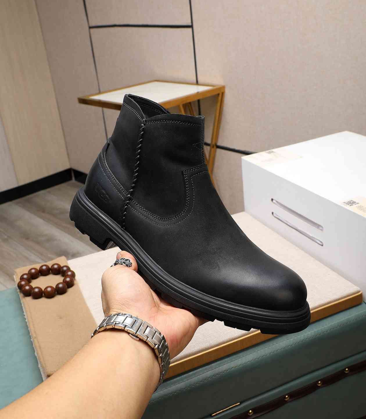 UGG Men’s Leather Boots Colorway 7 1190330-7