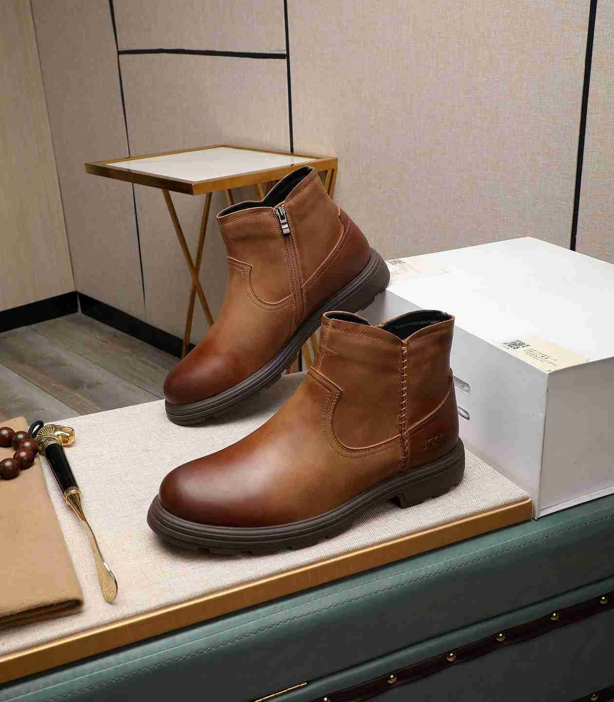 UGG Men’s Leather Boots Colorway 6 1190330-6