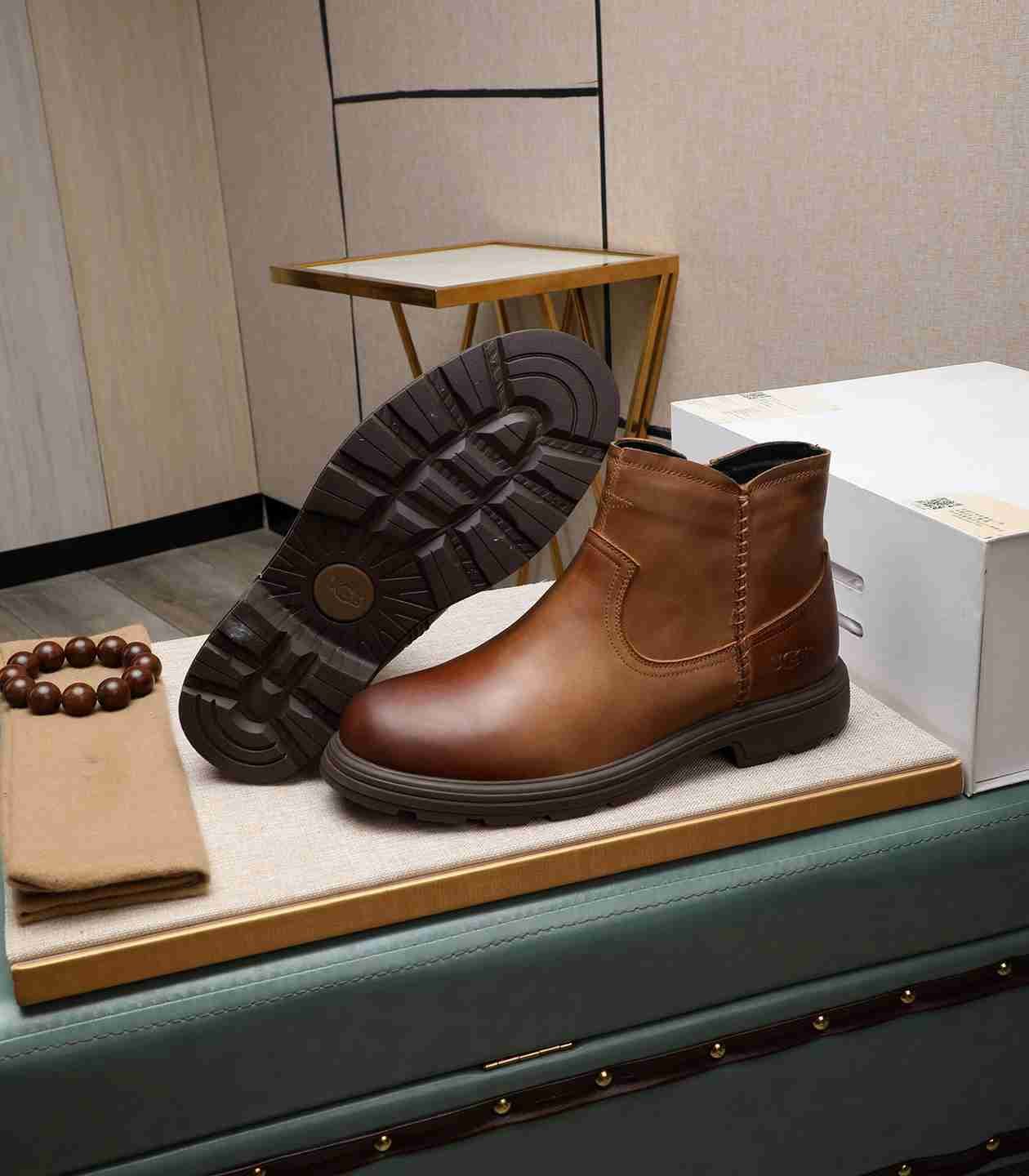 UGG Men’s Leather Boots Colorway 6 1190330-6