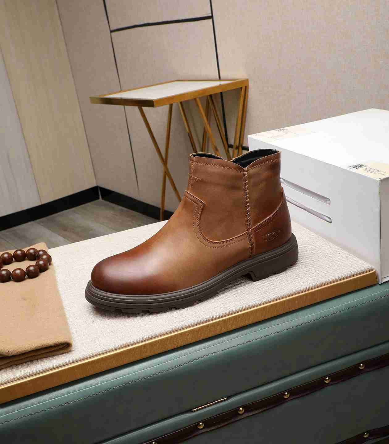 UGG Men’s Leather Boots Colorway 6 1190330-6