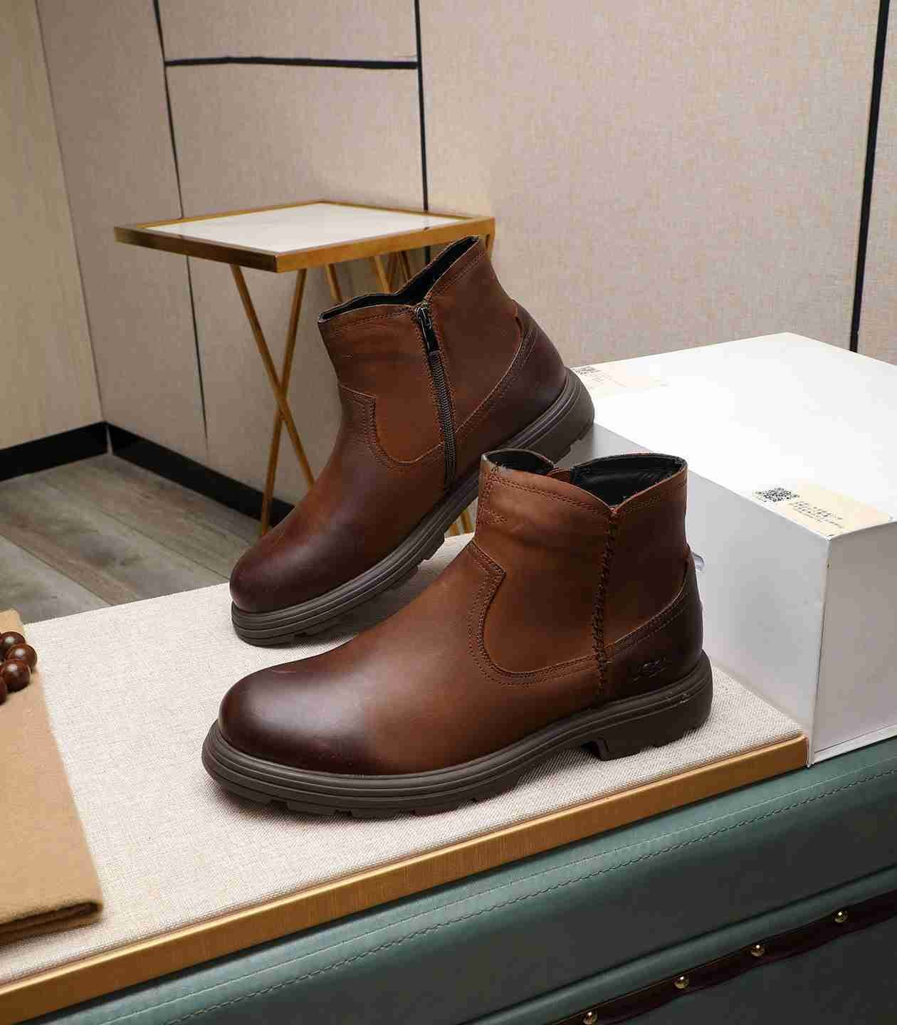 UGG Men’s Leather Boots Colorway 5 1190330-5
