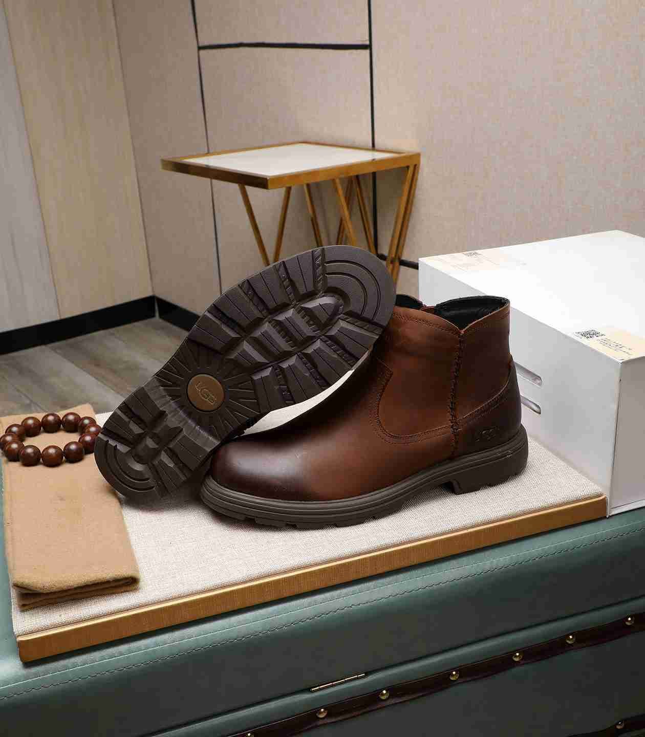 UGG Men’s Leather Boots Colorway 5 1190330-5