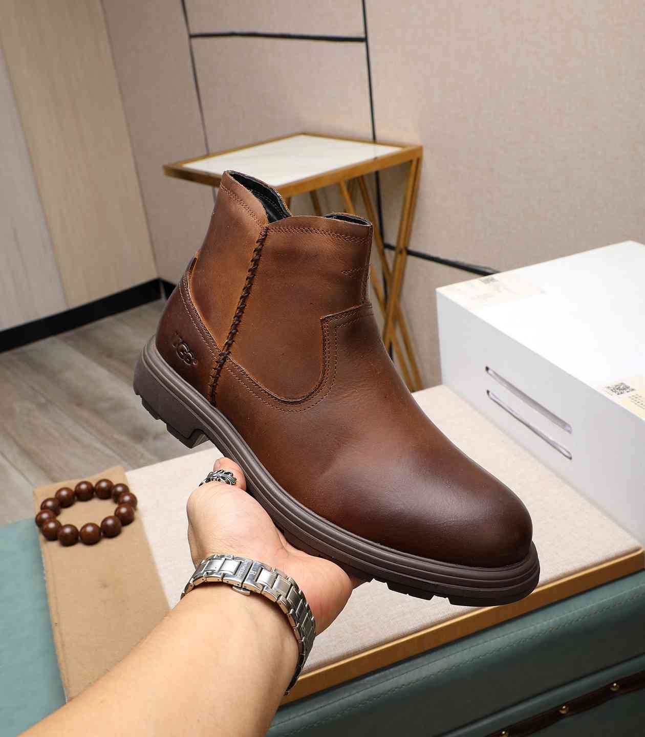 UGG Men’s Leather Boots Colorway 5 1190330-5