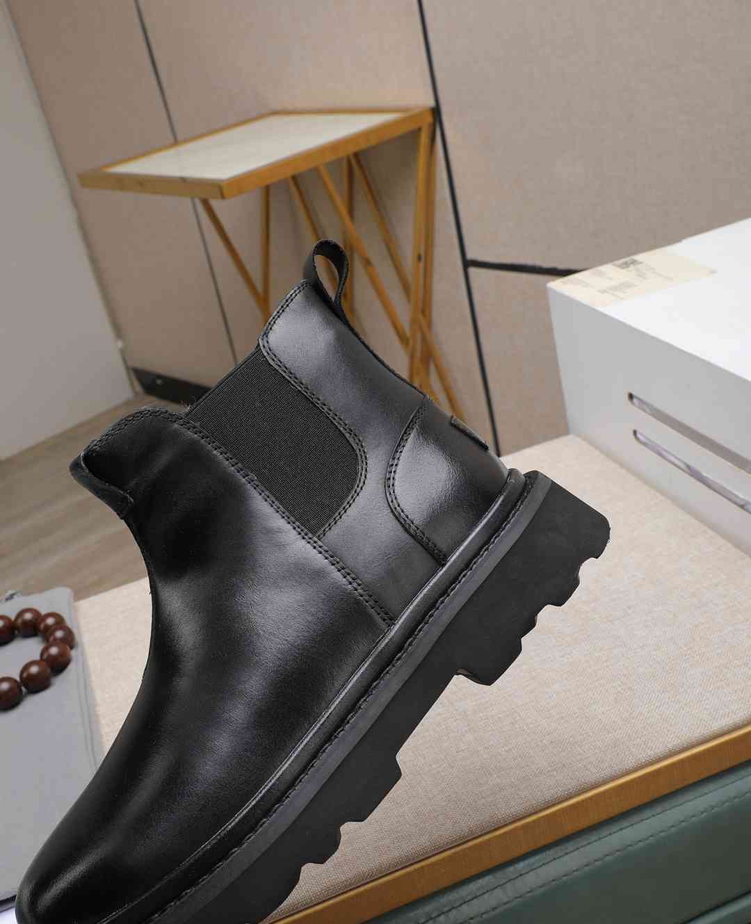 UGG Men’s Leather Boots Colorway 8 1190350-8