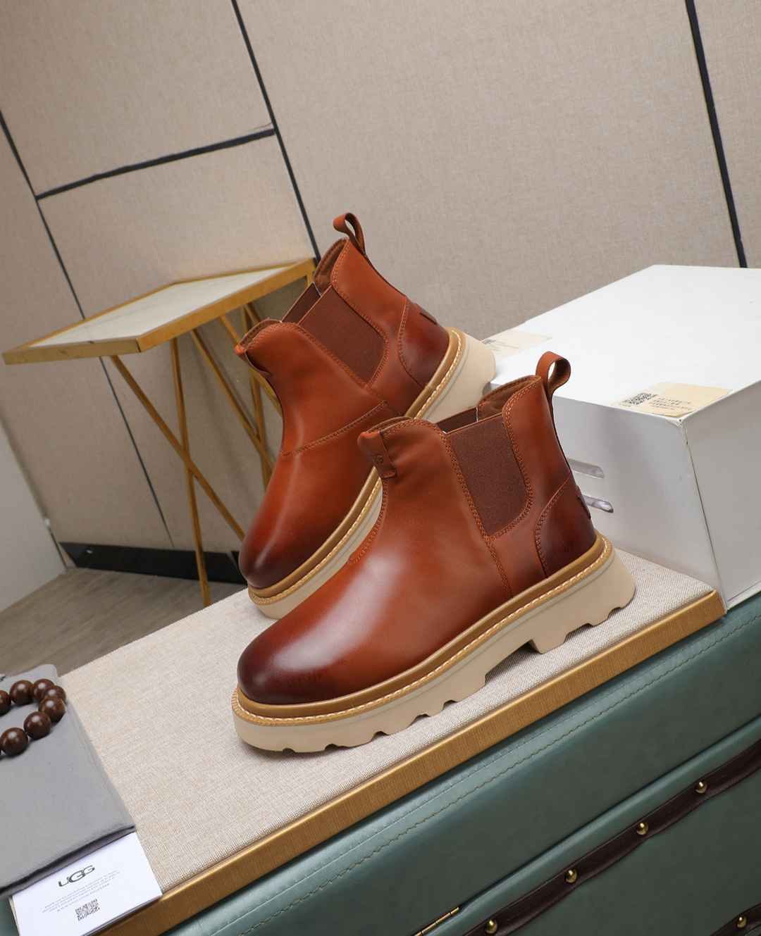UGG Men’s Leather Boots Colorway 7 1190350-7
