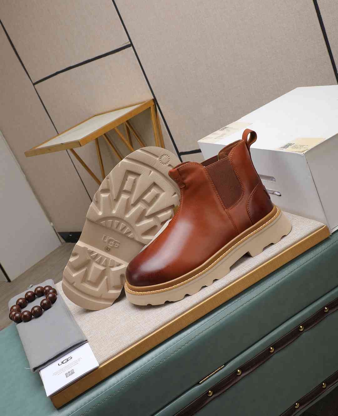 UGG Men’s Leather Boots Colorway 7 1190350-7