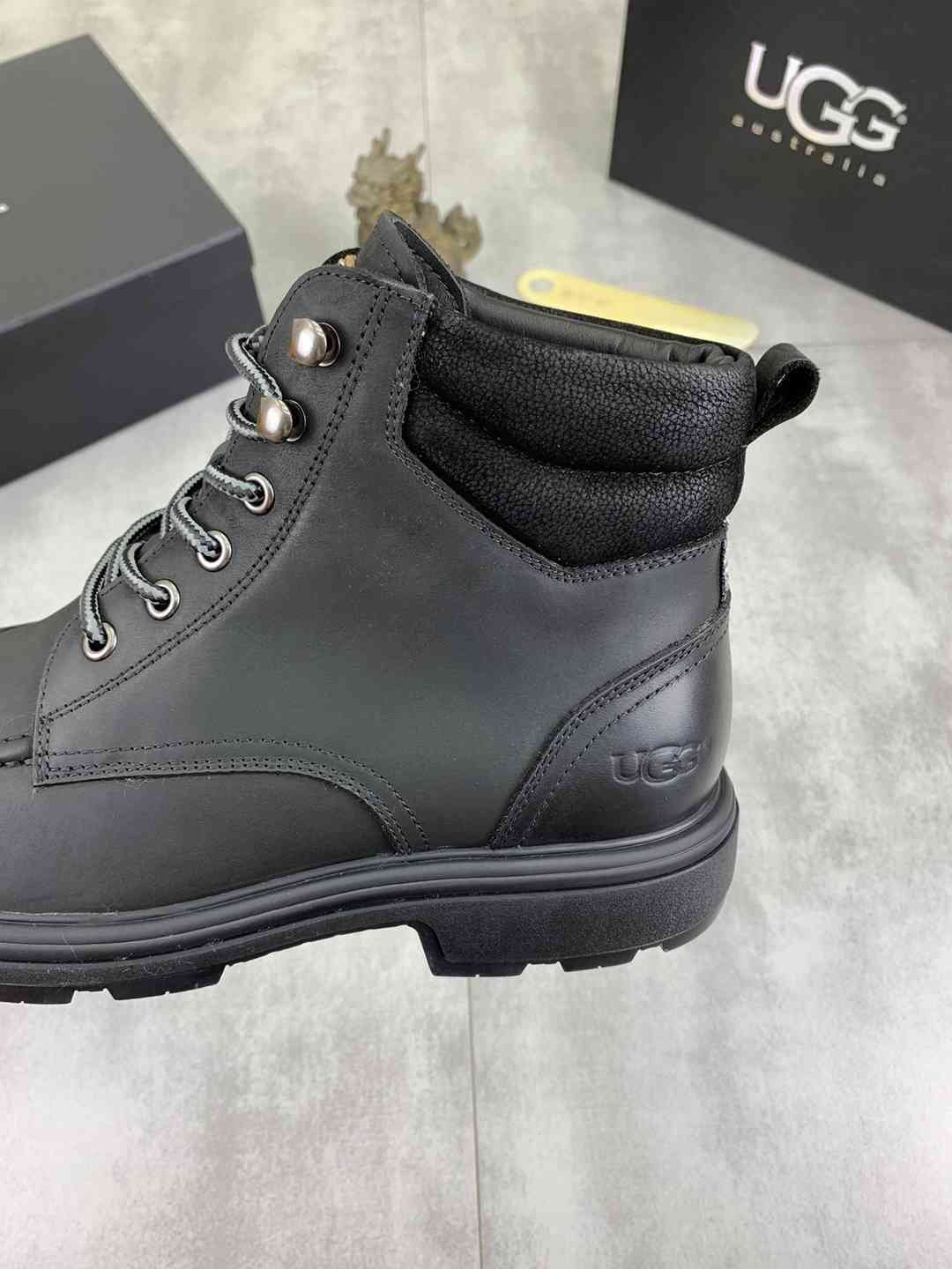 UGG Men’s UGG-5877 Boots Colorway 3 1081340-3