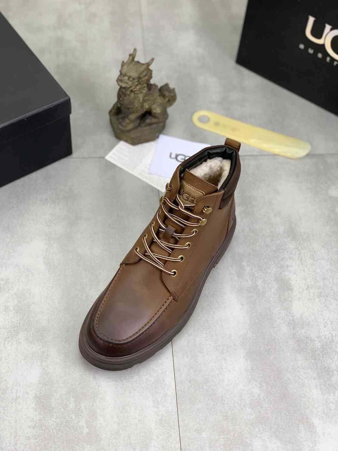 UGG Men’s UGG-5877 Boots Colorway 2 1081340-2