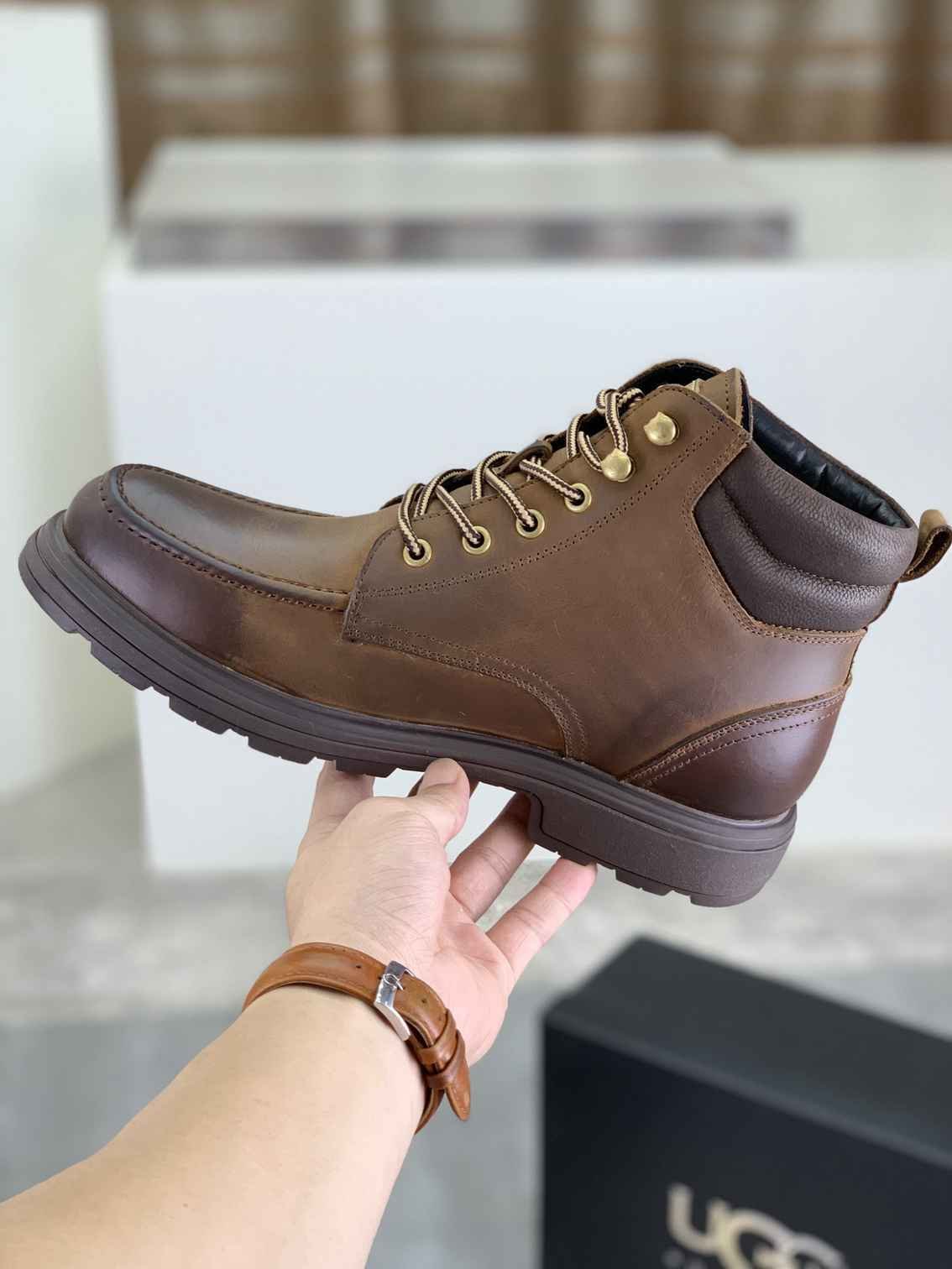 UGG Men’s UGG-5877 Boots Colorway 2 1081340-2