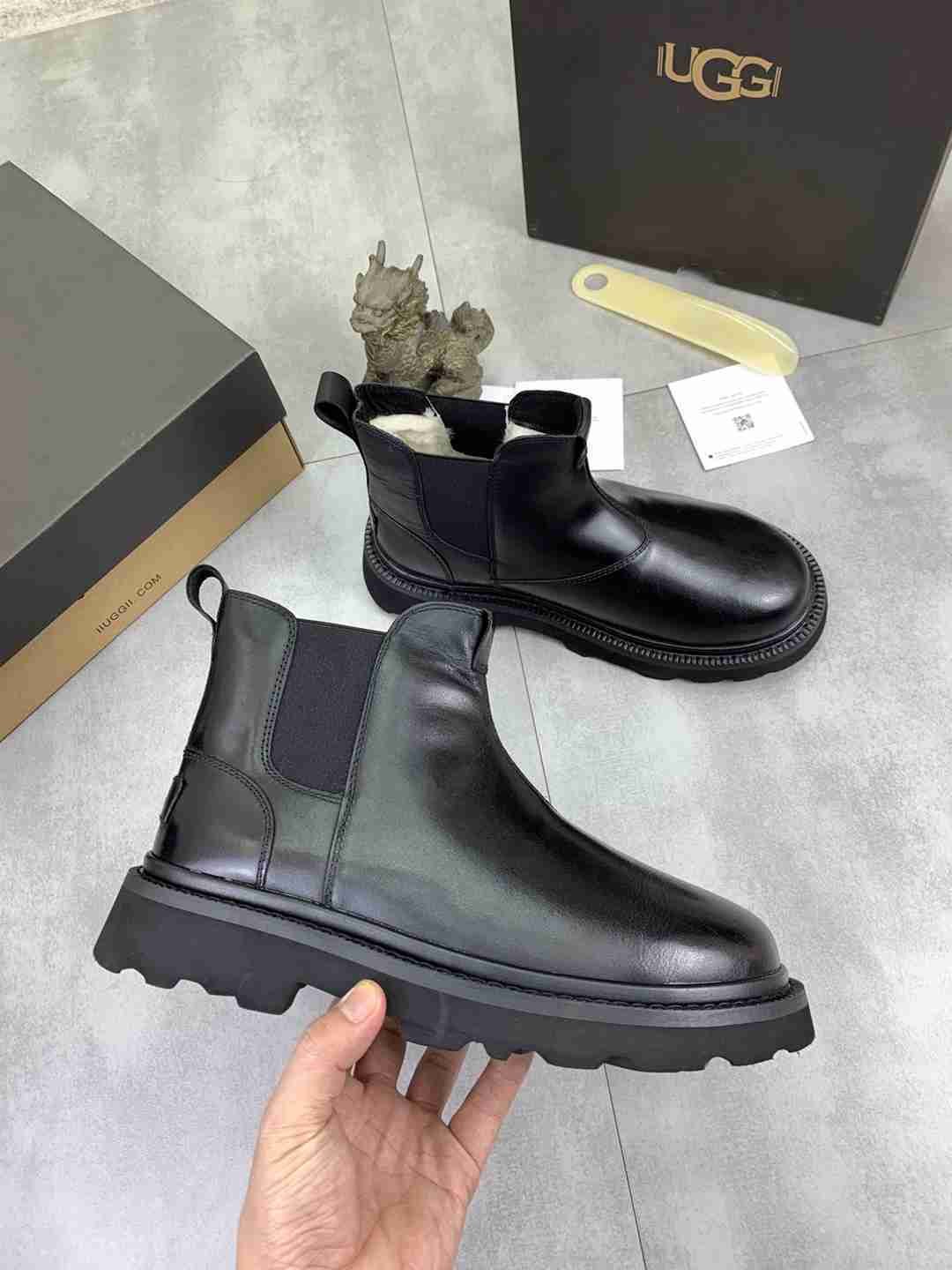 UGG Men’s UGG-5877 Boots Colorway 3 1081360-3