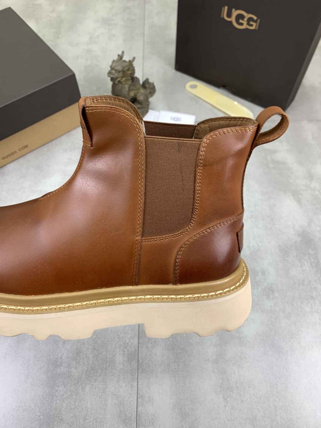 UGG Men’s UGG-5877 Boots Colorway 2 1081360-2