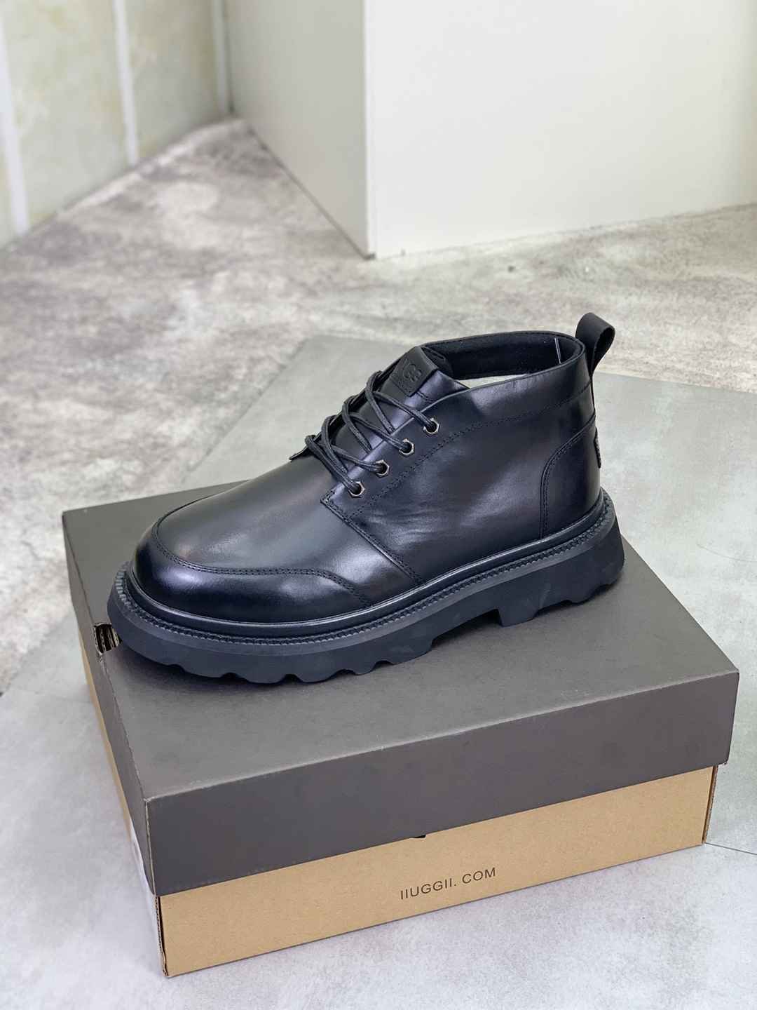 UGG Men’s UGG-5877 Boots Colorway 1 1081360-1