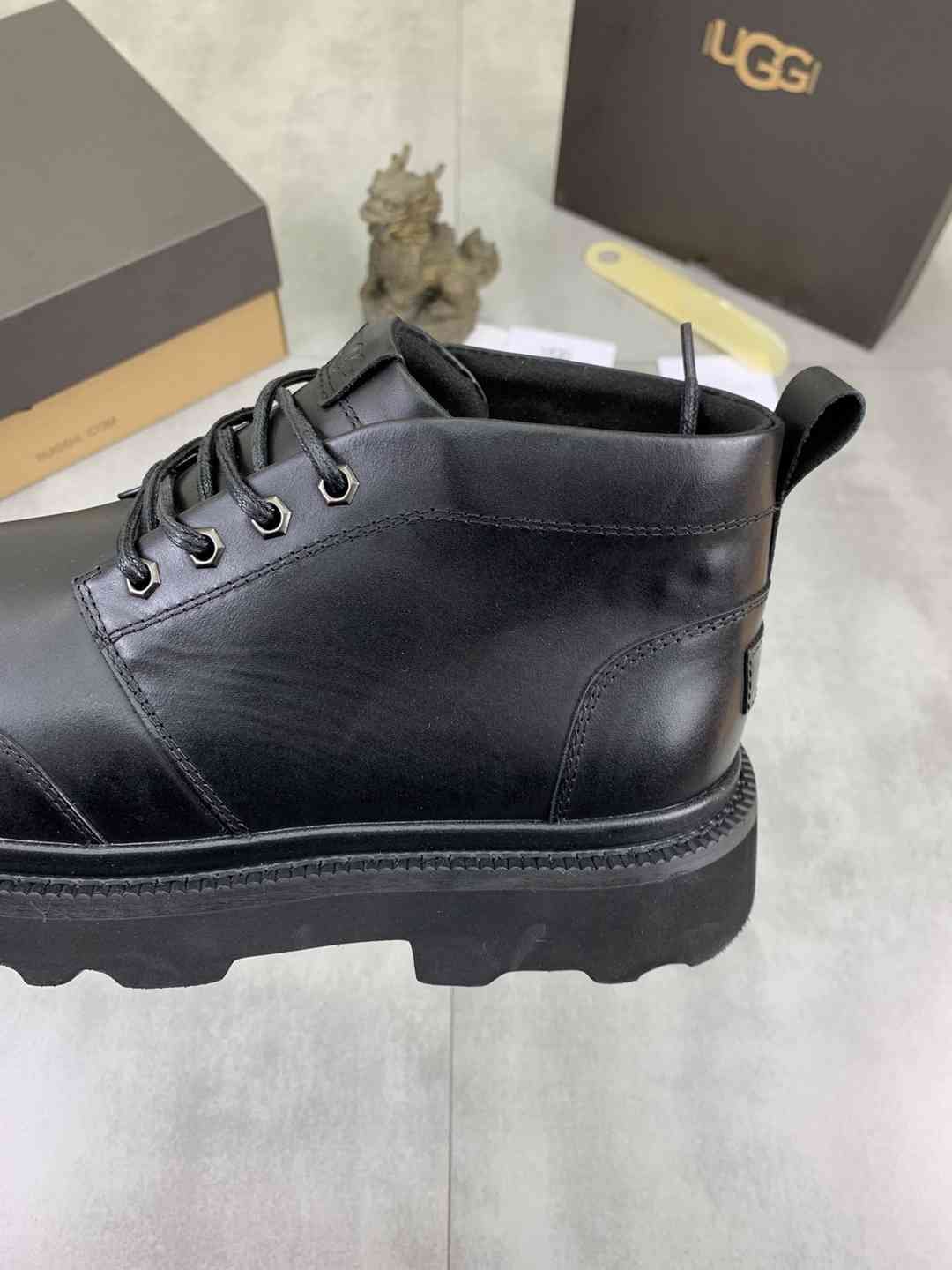 UGG Men’s UGG-5877 Boots Colorway 1 1081360-1