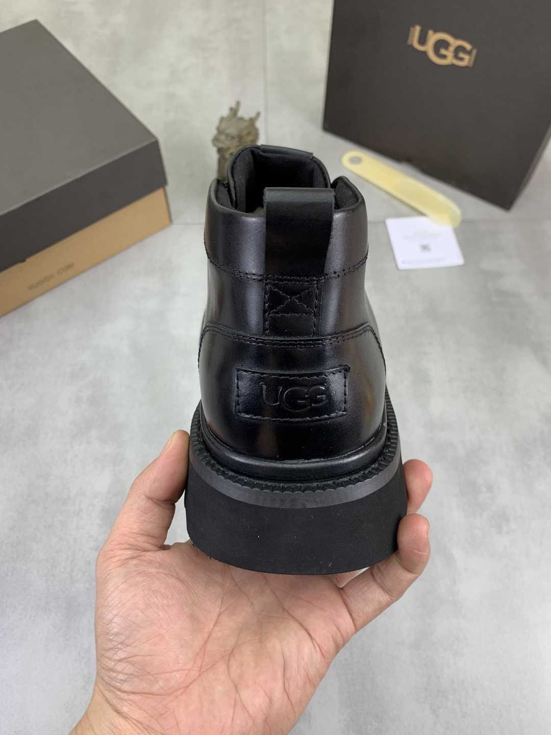 UGG Men’s UGG-5877 Boots Colorway 1 1081360-1