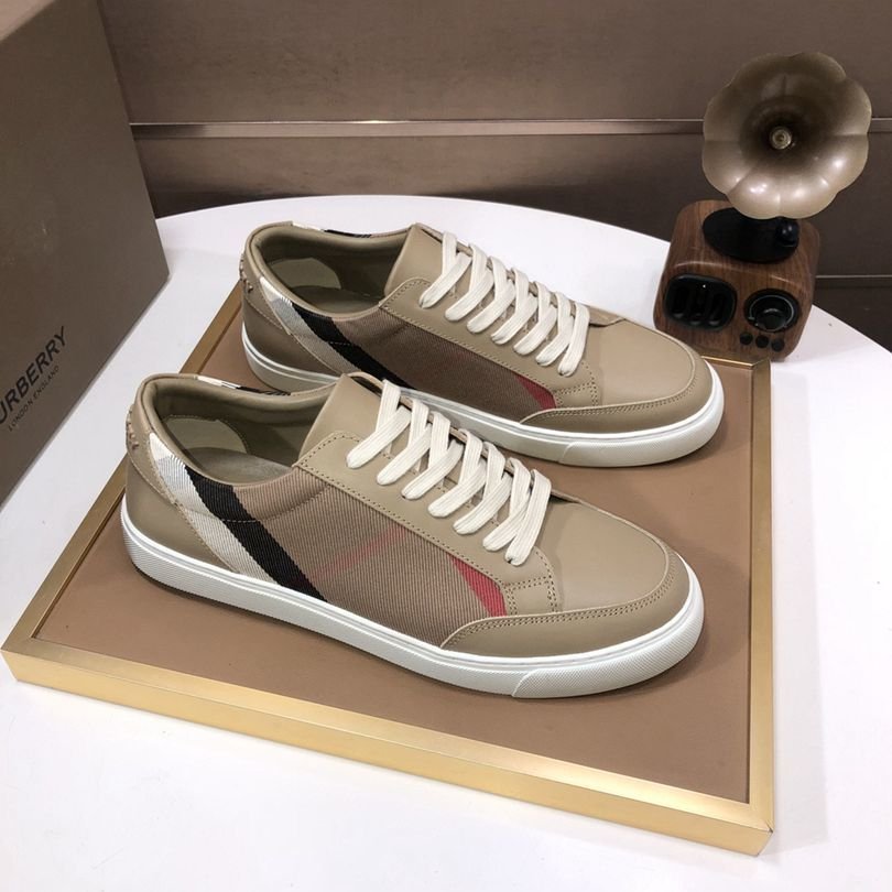 Burberry Leather Low-Top Sneakers Colorway 6 1725260-6