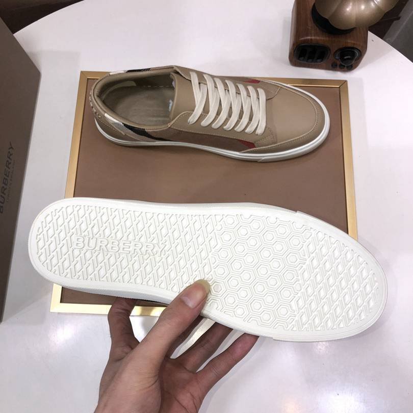 Burberry Leather Low-Top Sneakers Colorway 6 1725260-6