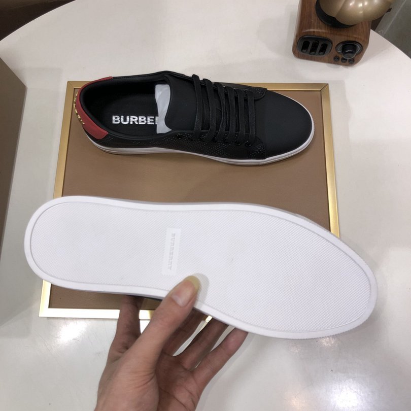Burberry Leather Low-Top Sneakers Colorway 2 1725260-2
