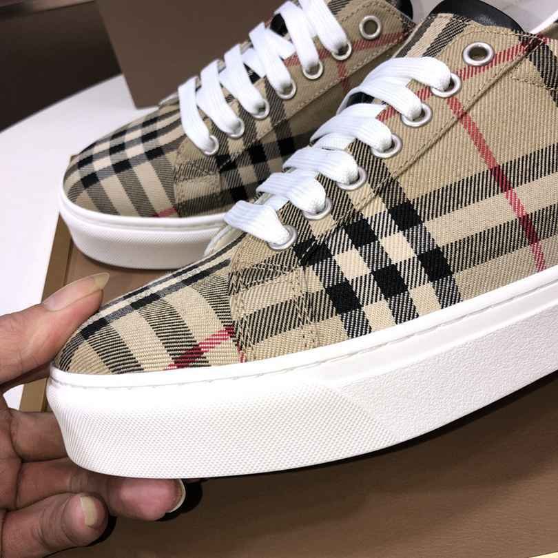 Burberry Leather Low-Top Sneakers Colorway 1 1725260-1