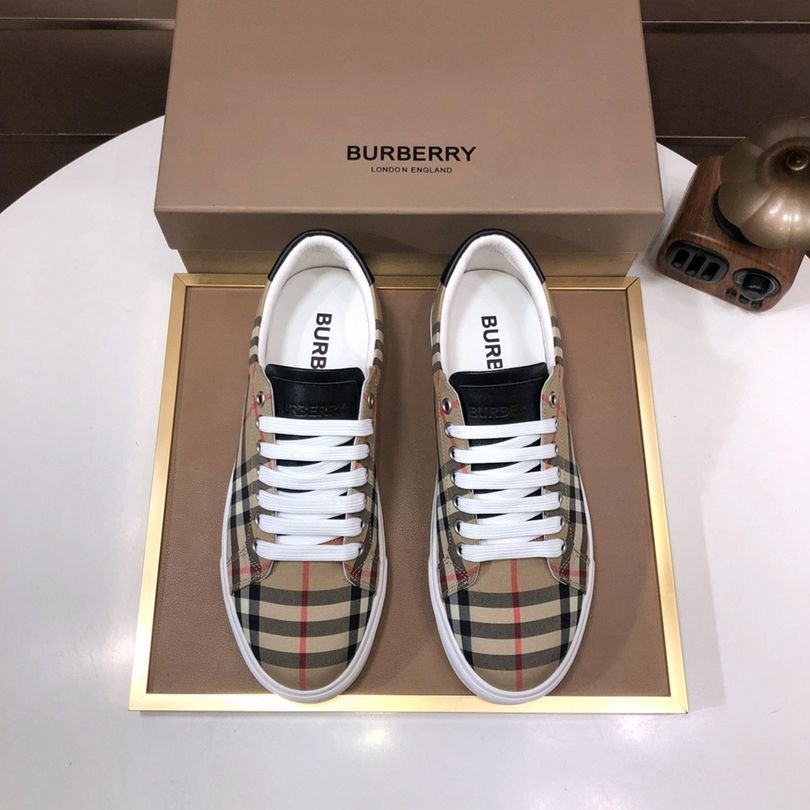 Burberry Leather Low-Top Sneakers 1725260