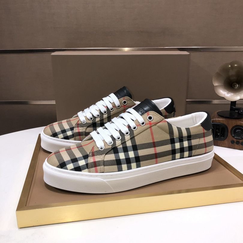 Burberry Leather Low-Top Sneakers 1725260