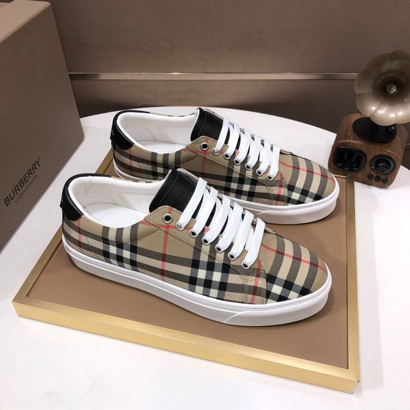 Burberry Leather Low-Top Sneakers 1725260