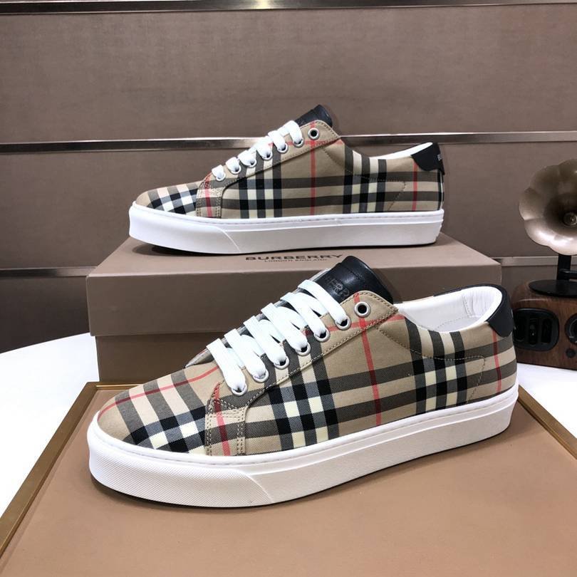 Burberry Leather Low-Top Sneakers 1725260