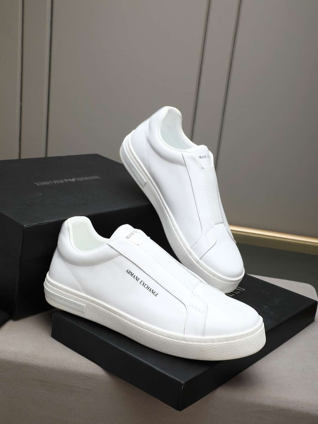 Armani GIORGIOARMANI Casual Sneakers Colorway 9 1308240-9