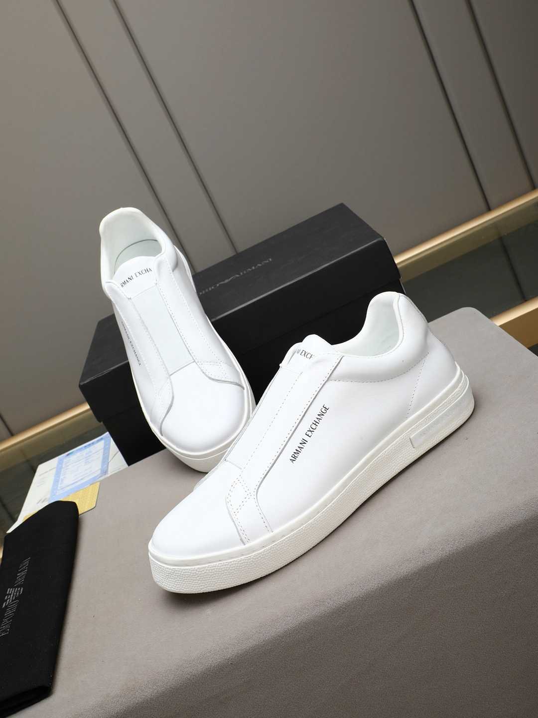 Armani GIORGIOARMANI Casual Sneakers Colorway 9 1308240-9