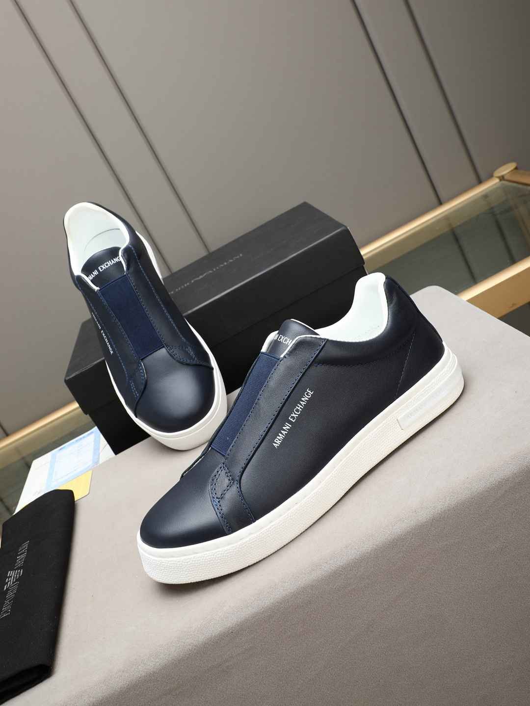 Armani GIORGIOARMANI Casual Sneakers Colorway 8 1308240-8