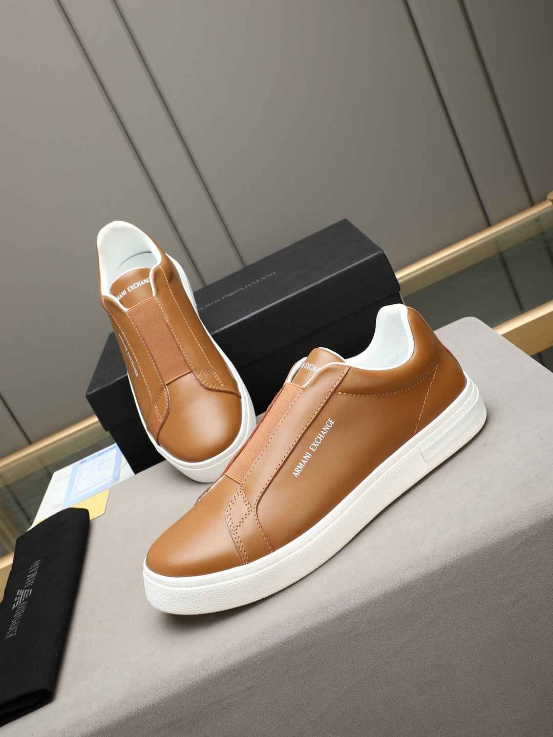 Armani GIORGIOARMANI Casual Sneakers Colorway 7 1308240-7