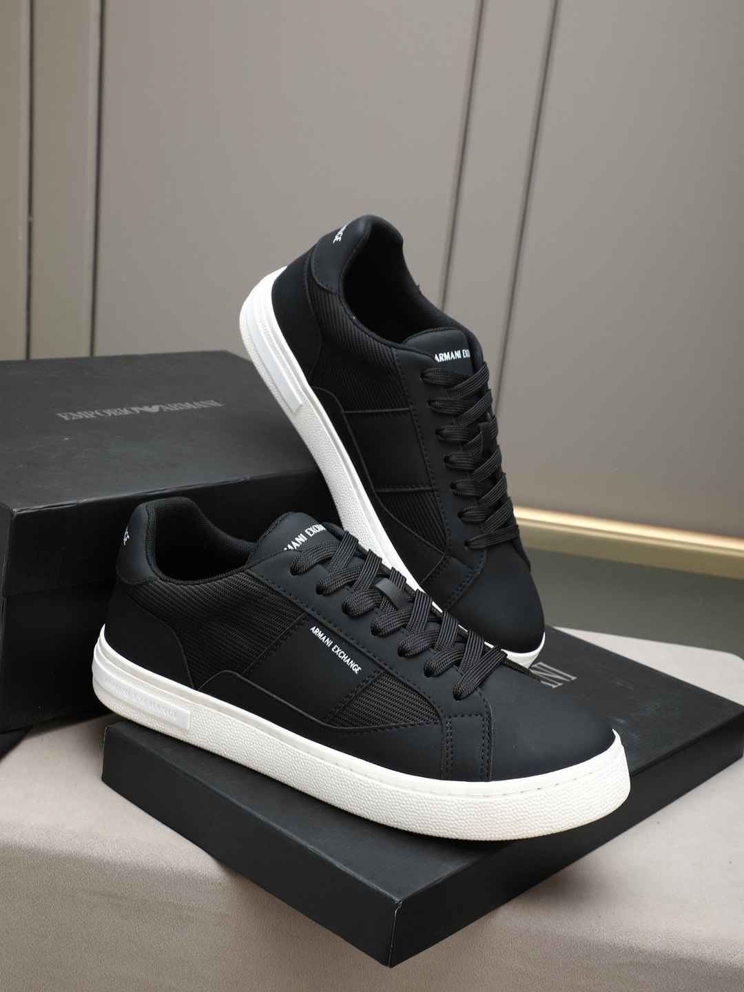 Armani GIORGIOARMANI Casual Sneakers Colorway 2 1308220-2
