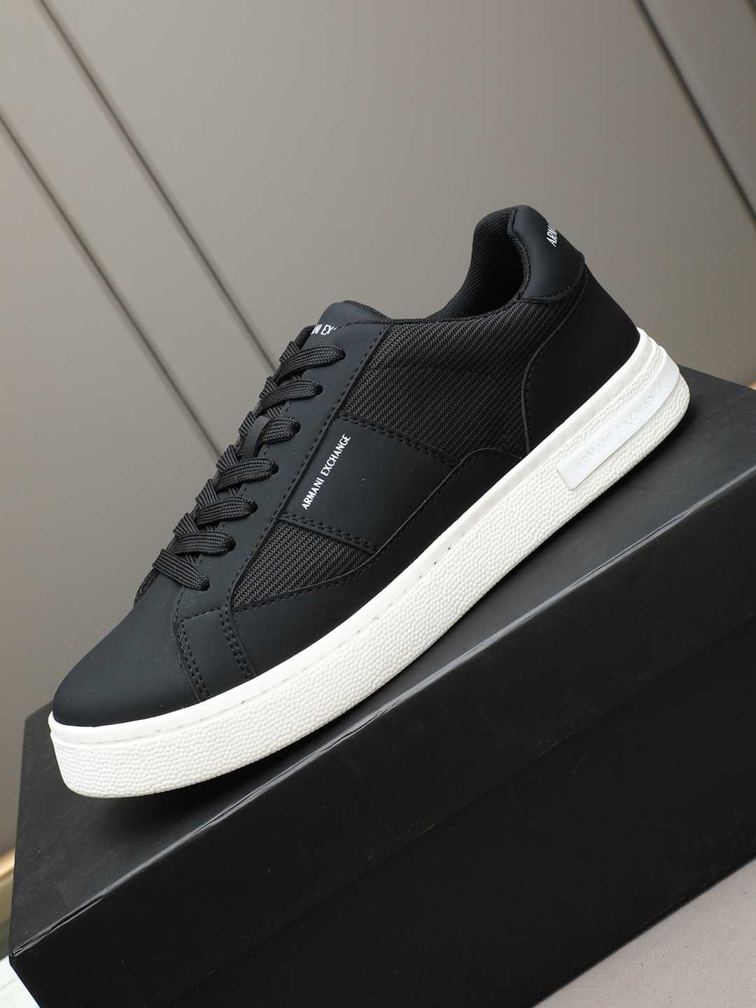 Armani GIORGIOARMANI Casual Sneakers Colorway 2 1308220-2