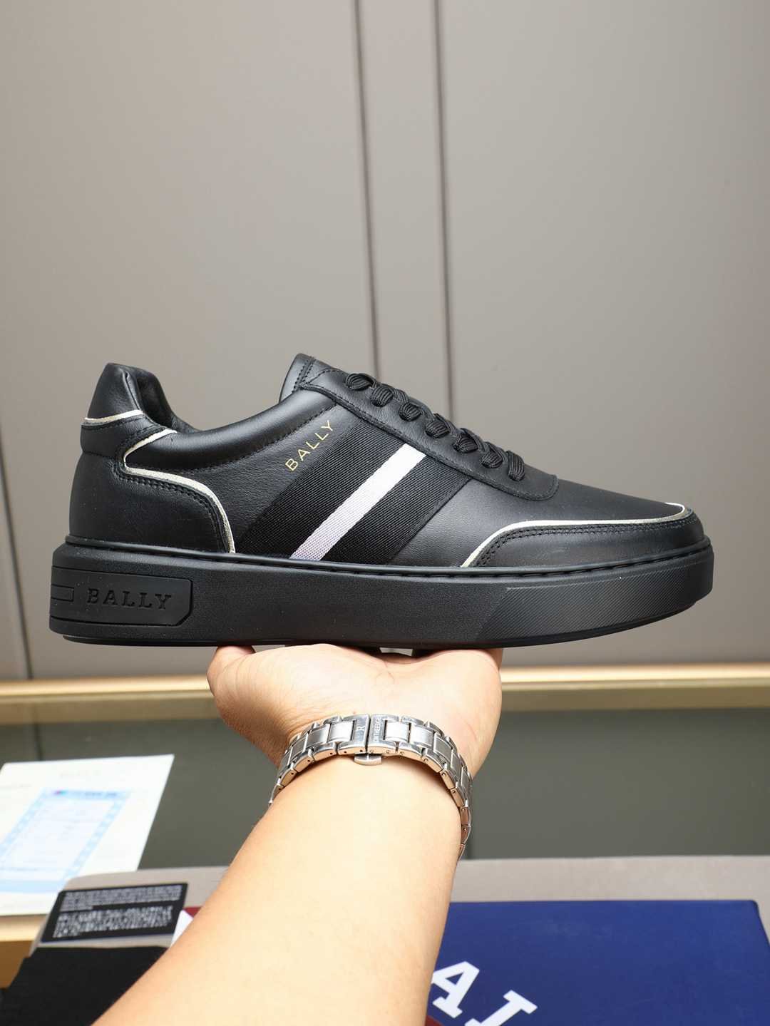 Bally Leather Low-Top Sneakers 1308240