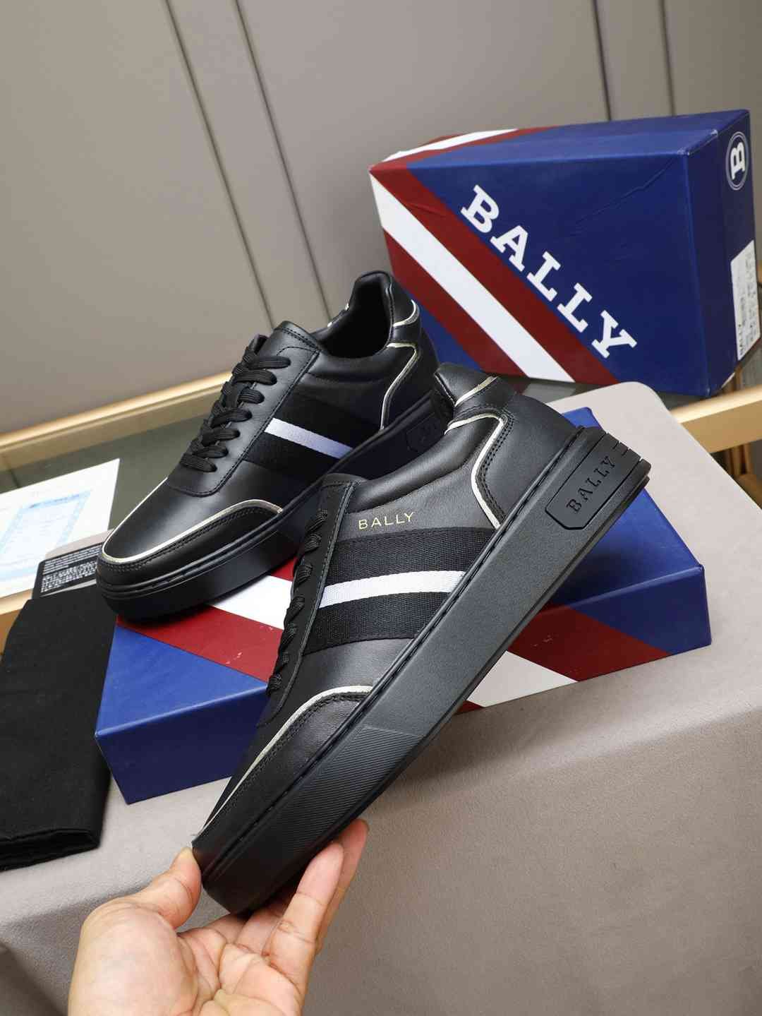 Bally Leather Low-Top Sneakers 1308240