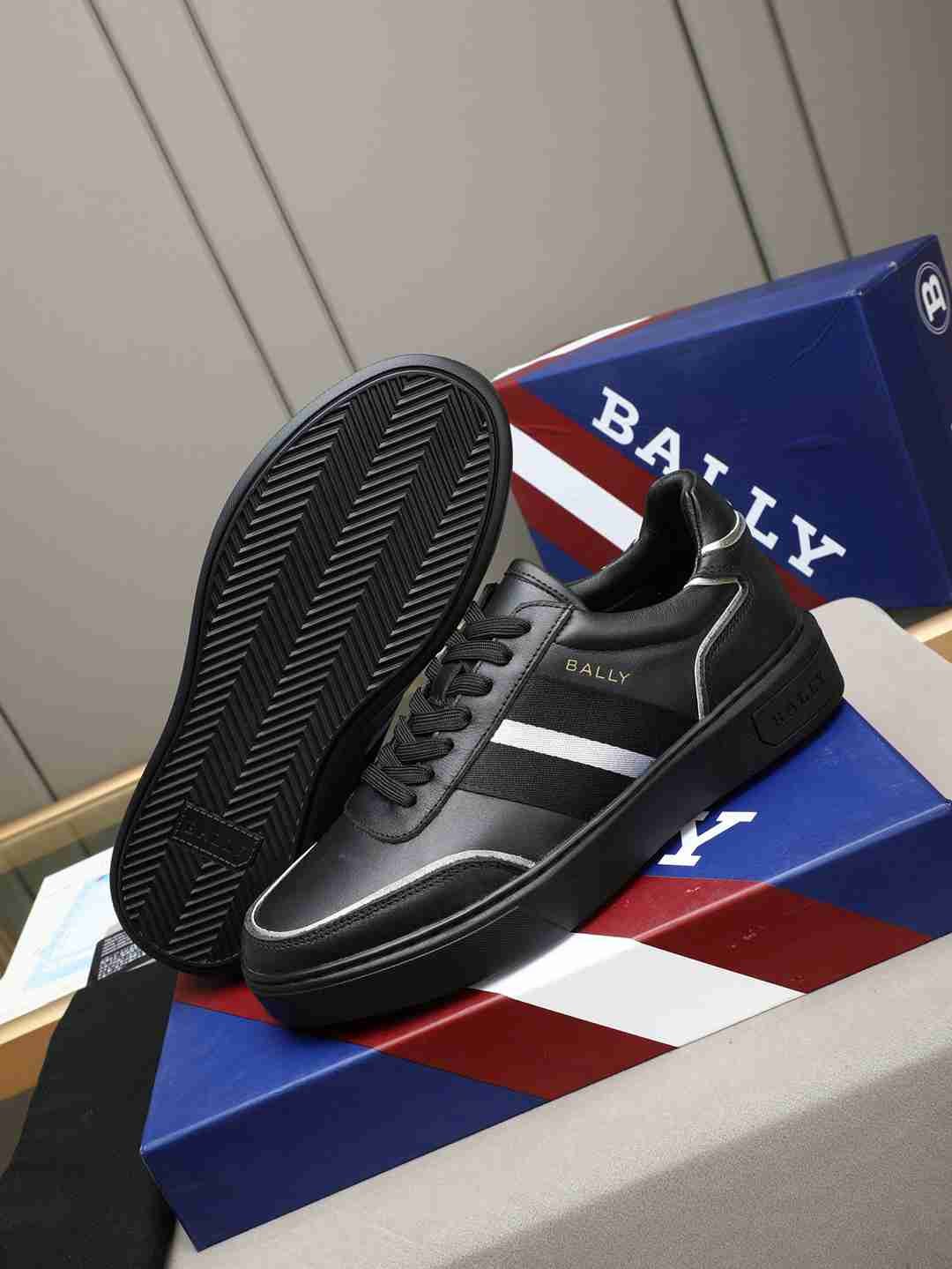 Bally Leather Low-Top Sneakers 1308240