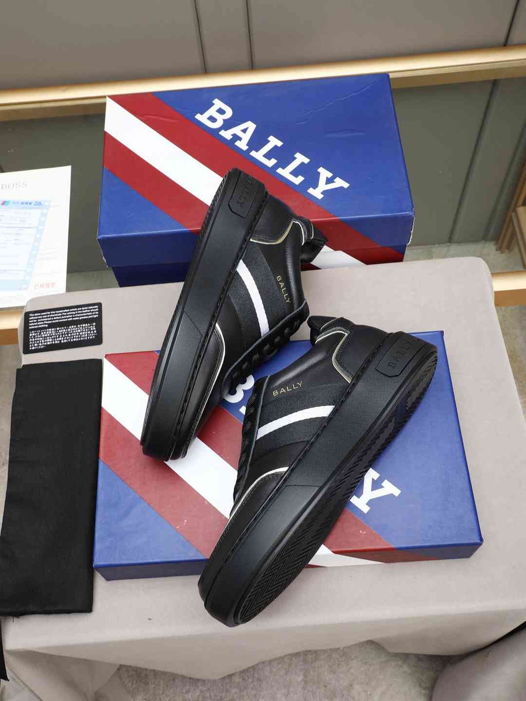 Bally Leather Low-Top Sneakers 1308240