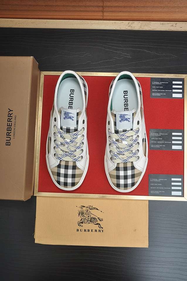 Burberry Leather Low-Top Sneakers Colorway 2 1133250-2