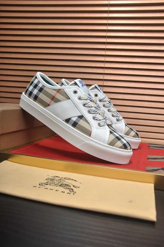 Burberry Leather Low-Top Sneakers Colorway 2 1133250-2