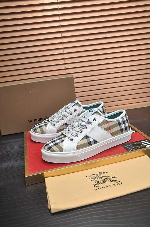 Burberry Leather Low-Top Sneakers Colorway 2 1133250-2