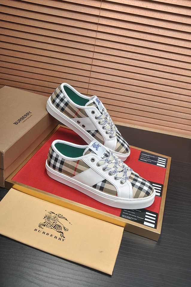 Burberry Leather Low-Top Sneakers Colorway 2 1133250-2